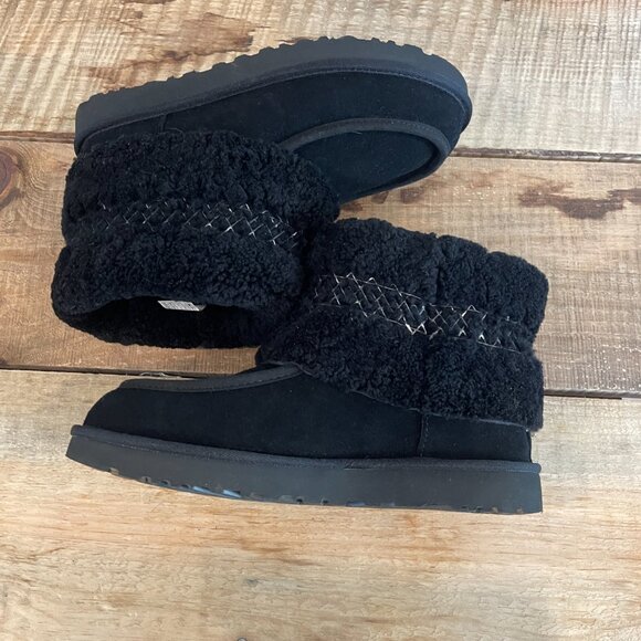Ugg Genuine Sheepskin Mini Braid Boot Size US 11